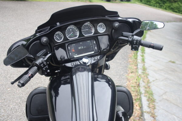 Harley-Davidson Touring FLHXSE CVO STREET GLIDE 114 – Bild 4