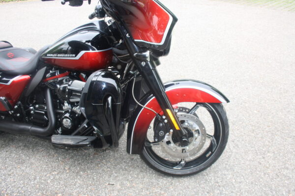 Harley-Davidson Touring FLHXSE CVO STREET GLIDE 114 – Bild 6