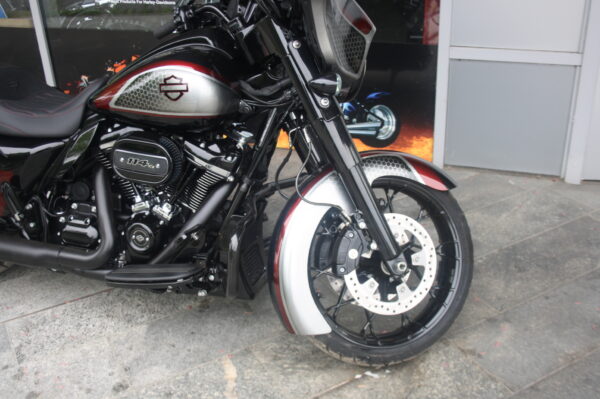 HARLEY-DAVIDSON Street Glide FLHXS 114 – Bild 4