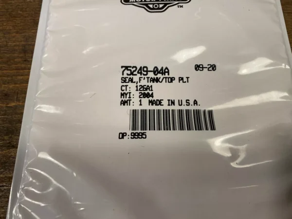 75249-04A DICHTUNG FÜR BENZIN TANK HARLEY® DYNA® EINSPRITZER MODELLE 2004-2017 – Bild 2