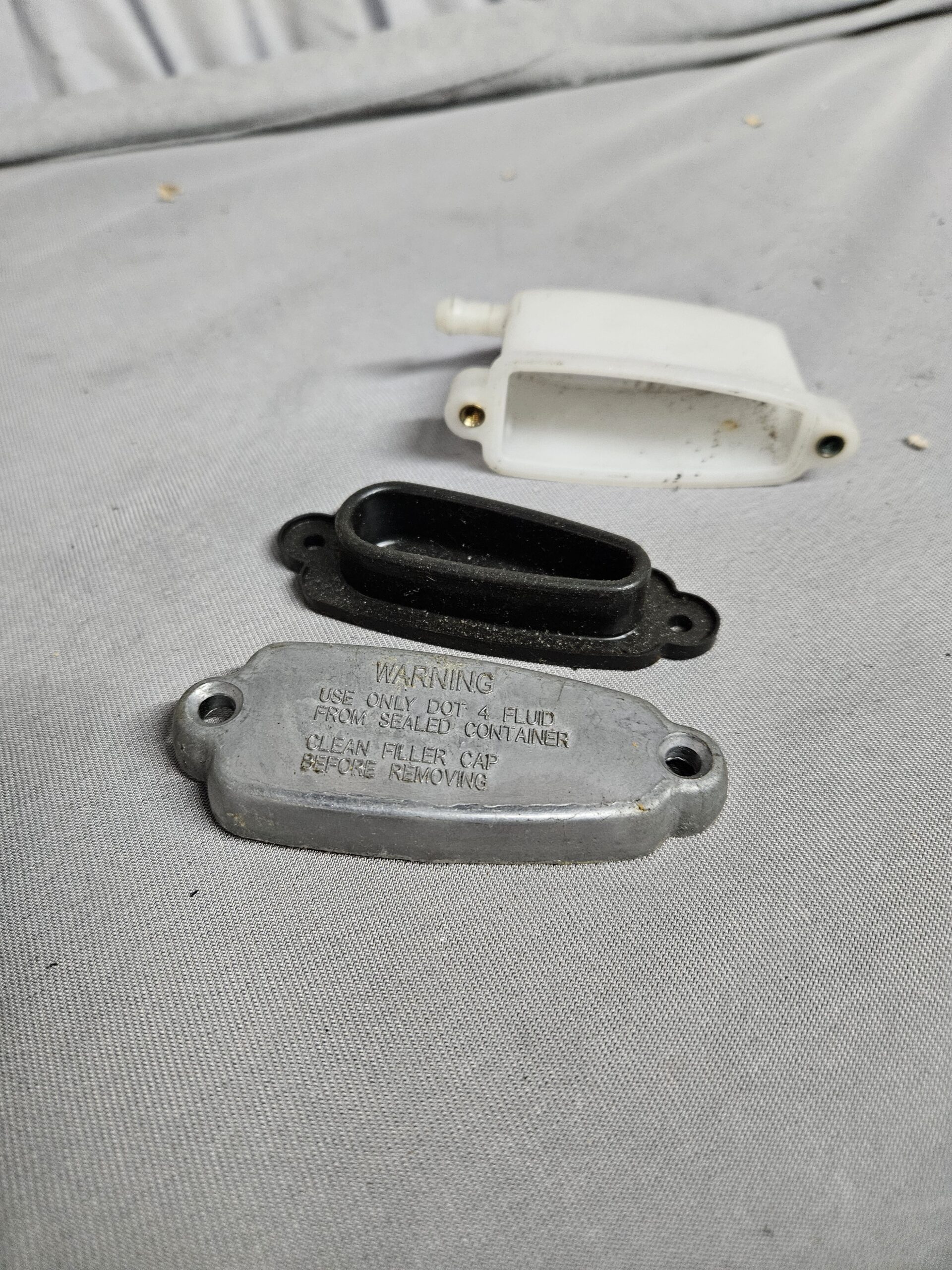 Harley V-Rod Night Rod RESERVOIR Bremsflüssigkeits-Ausgleichbehälter 43914-06 (*)55