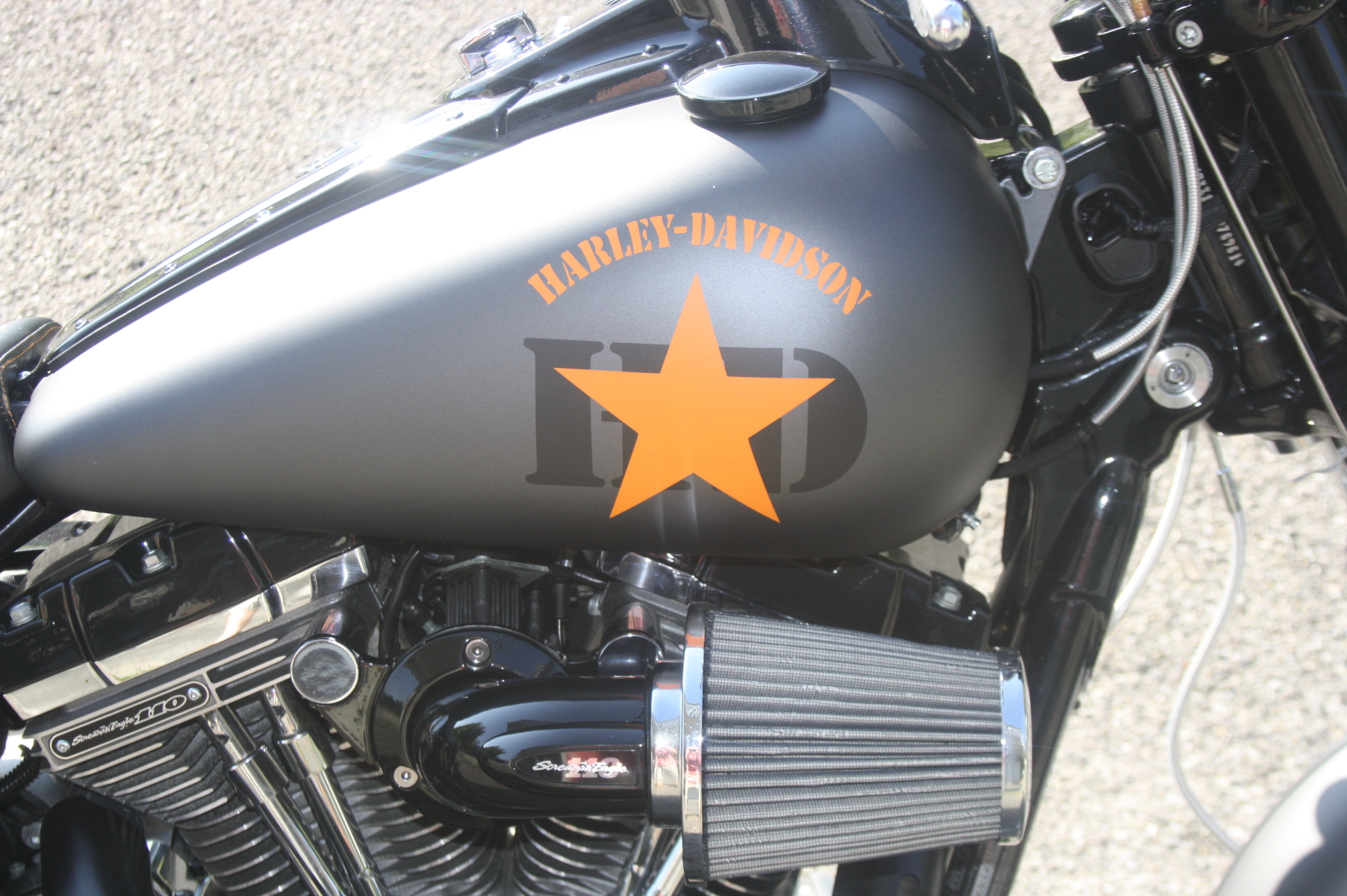 Harley-Davidson Fat Bob 110 CVO Custom – Bild 3
