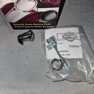 Harley Touring PUSH BUTTON Tankdeckel Abdeckung 53919-04B