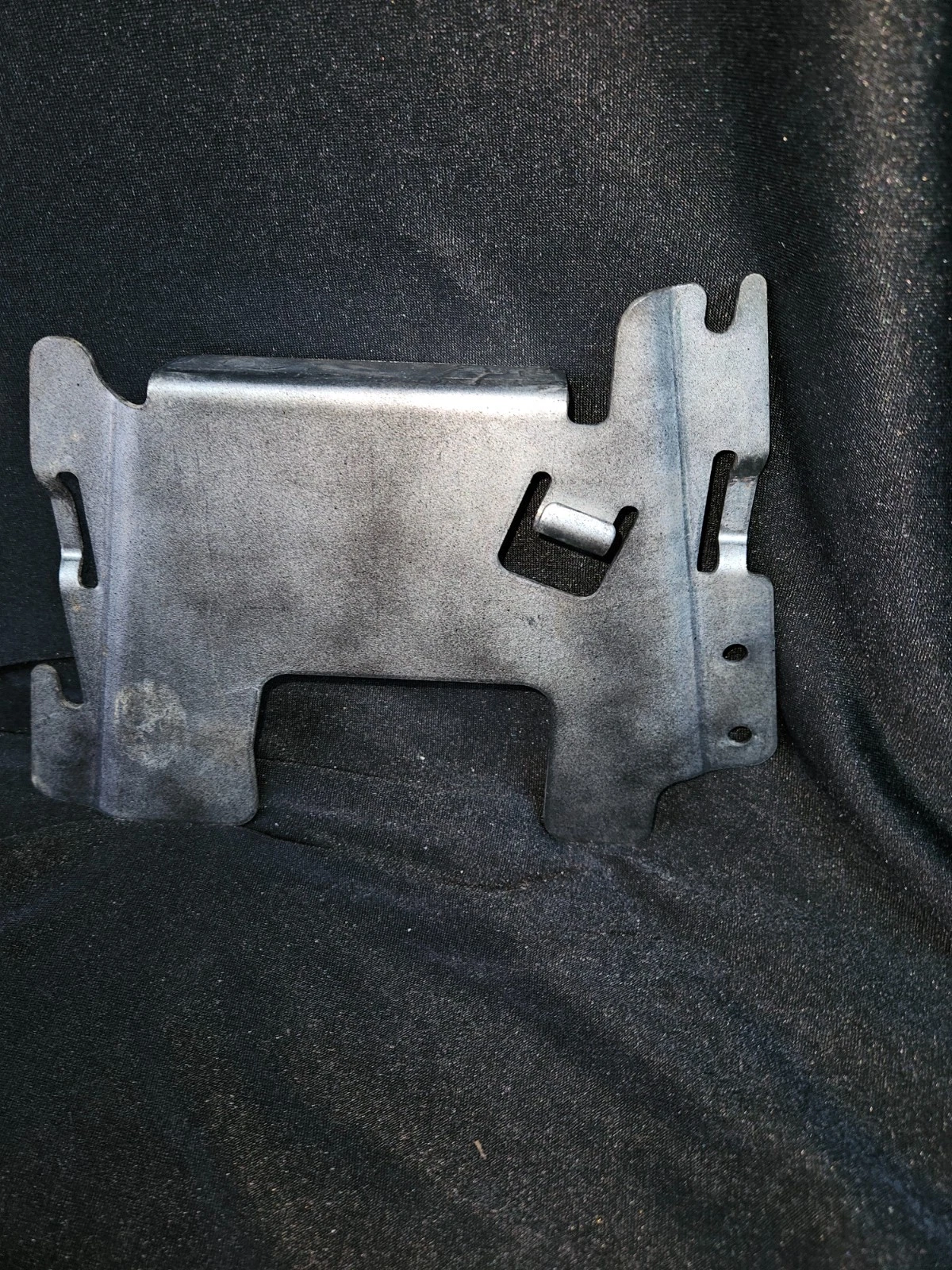 Harley Night Rod V Rod Batteriehalteplatte 70393-07 ab 2007 # 111